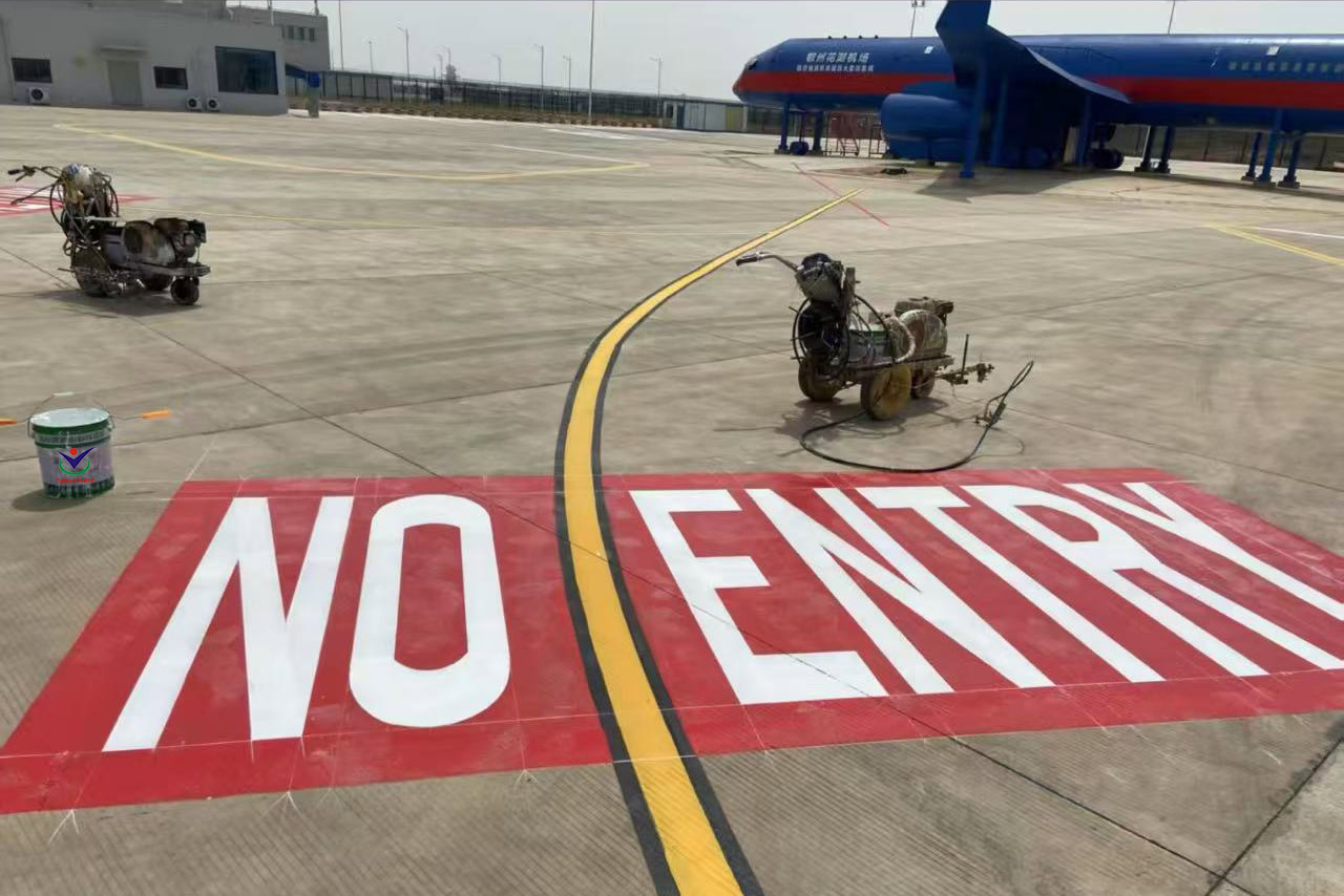 Choosing the Right Road Paint for Airport Runways and Parking Ba